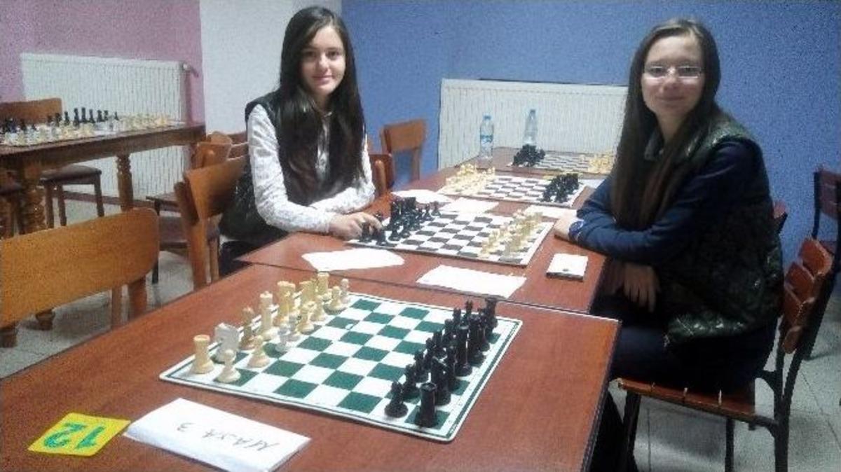Ezgi Baş, Satran&ccedil; Da Birinci Oldu
