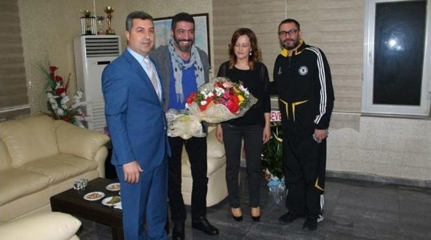 H&uuml;sn&uuml; Şenlendirici İle Hakan Altun&rsquo;dan Emniyet&rsquo;e Ziyaret