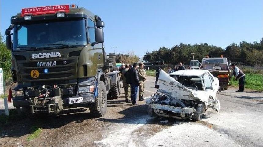 (&ouml;zel Haber) Otomobil Askeri Araca &Ccedil;arptı: 1 Yaralı