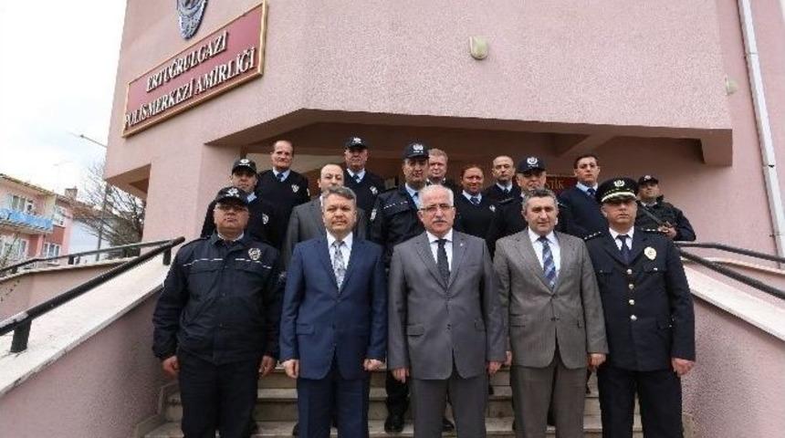 Vali Tuna Ertuğrulgazi Polis Merkezi Amirliği&rsquo;ni Ziyaret Etti