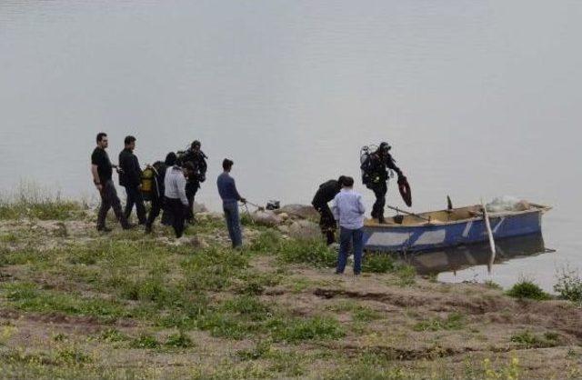 Siverek'te Öldürülüp Nehre Atıldığı Iddia Edilen Kayıp Kişinin Cesedi Aranıyor