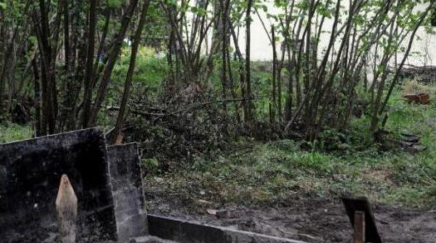Ailesi, Dhkp-C&rsquo;Li Şafak Yayla&rsquo;Nın Mezarını Beton D&ouml;kerek Koruma Altına Aldı