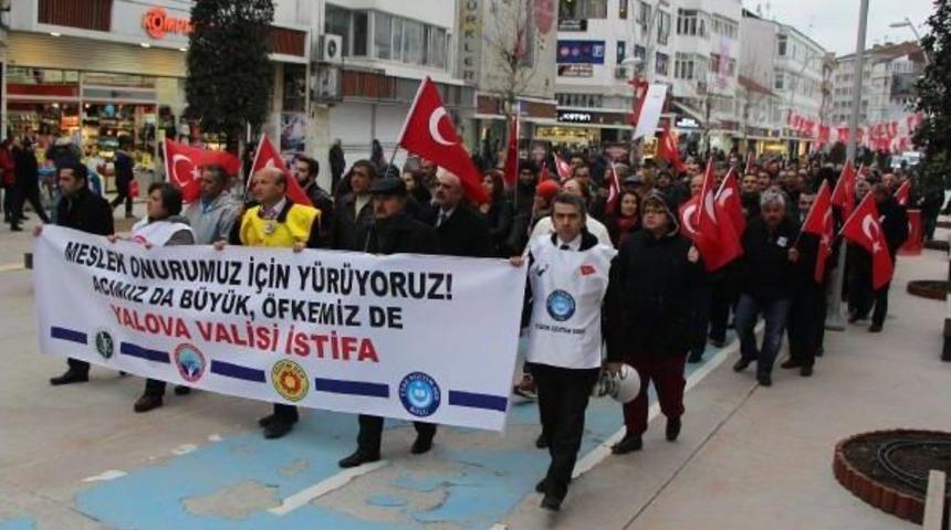 Bolu'da Eğitimcilerden Yalova Valisi'ne Tepki