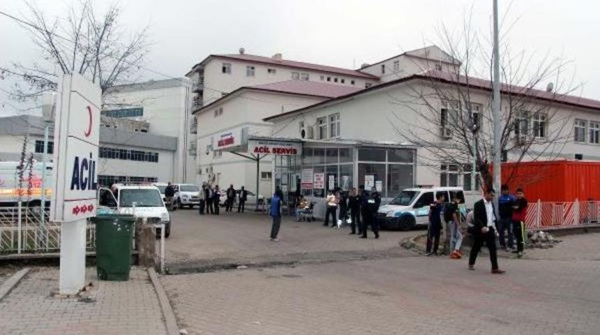 Bing&ouml;l'de Askeri Ara&ccedil; Devrildi: 12 Asker Yaralı