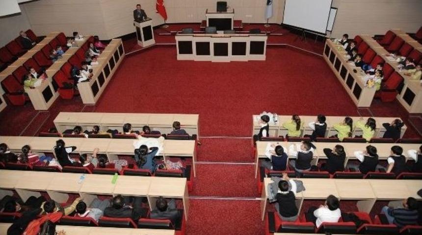 Altındağlı &Ouml;ğrenciler Belediye Meclisi&rsquo;nde