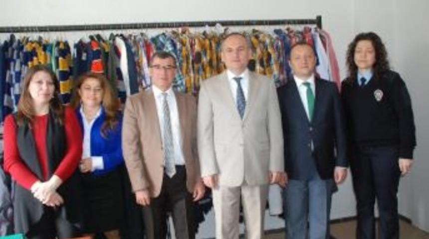 Polis Haftasında İhtiya&ccedil; Sahibi &Ouml;ğrencilerin Y&uuml;z&uuml; G&uuml;ld&uuml;