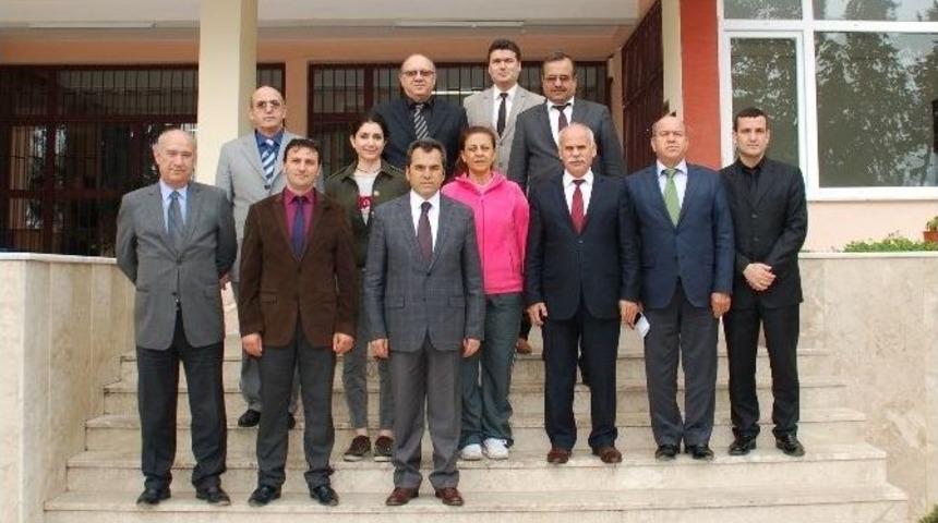 İl Milli Eğitim M&uuml;d&uuml;r&uuml; G&uuml;lay&rsquo;dan Spor Lisesi&rsquo;ne Ziyaret