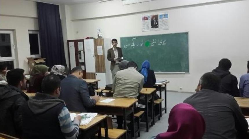 &Uuml;cretsiz Osmanlıca Kursları Devam Ediyor