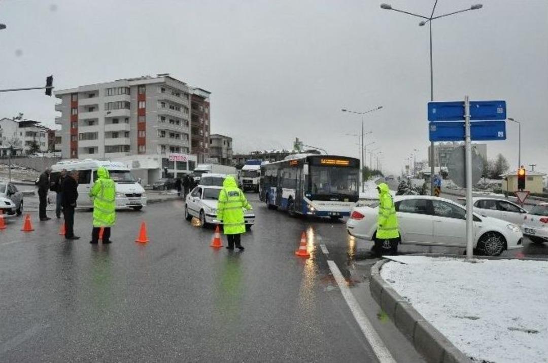 Denizli&rsquo;ye Nisan Ayında Kar S&uuml;rprizi