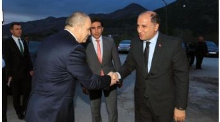 Vali &Ccedil;omaktekin&rsquo;den Polis Teşkilatına Kutlama