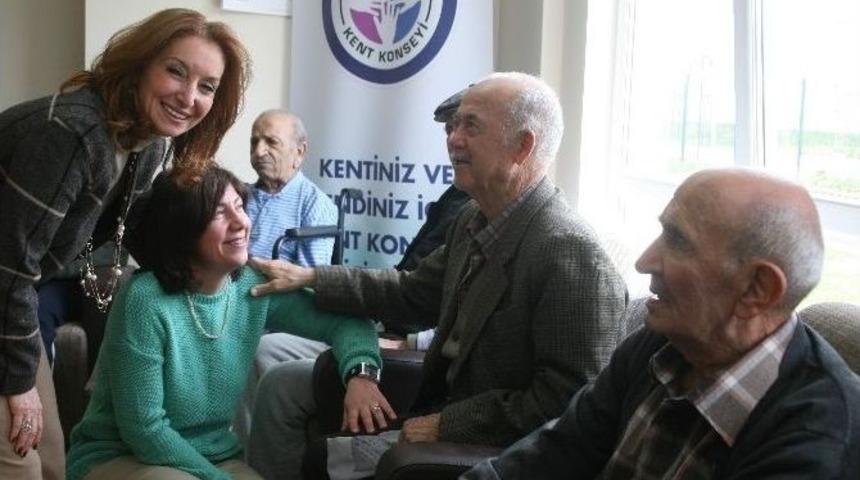 Alzheimer Hastalarına Moral Ziyareti