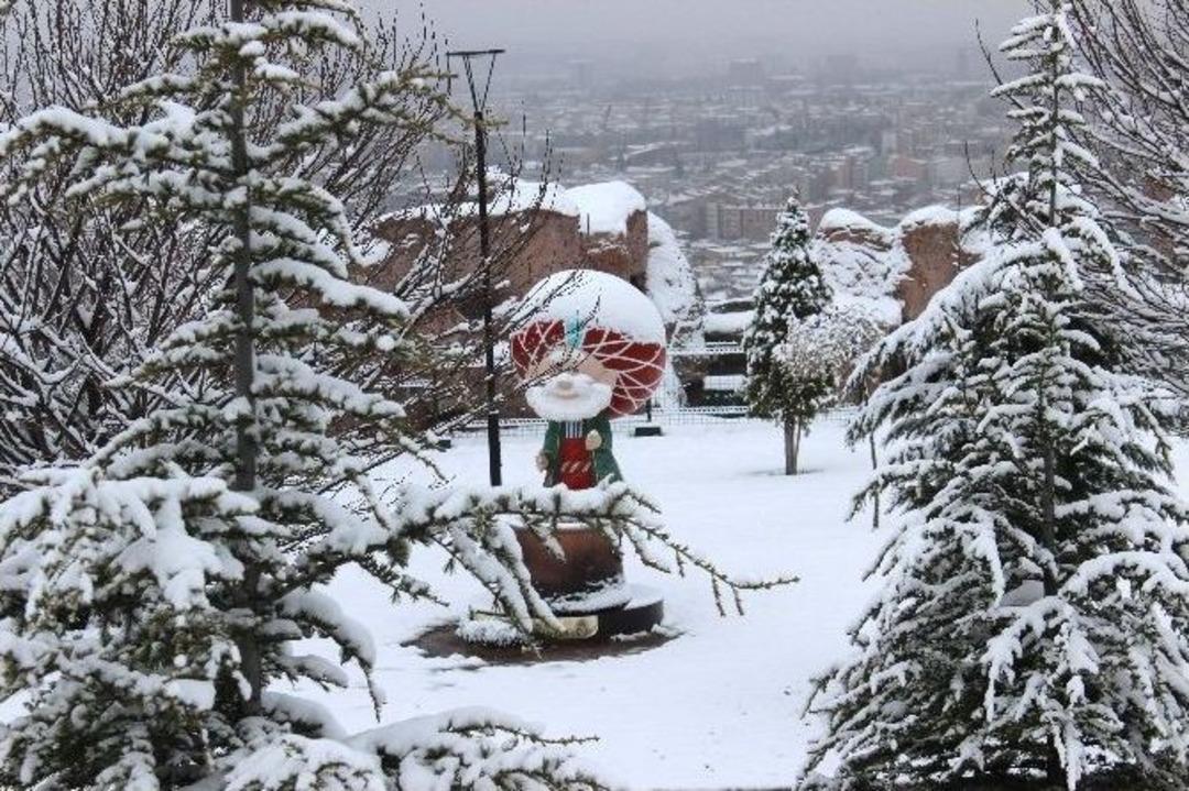 Nisan Ayında Kar S&uuml;rprizi