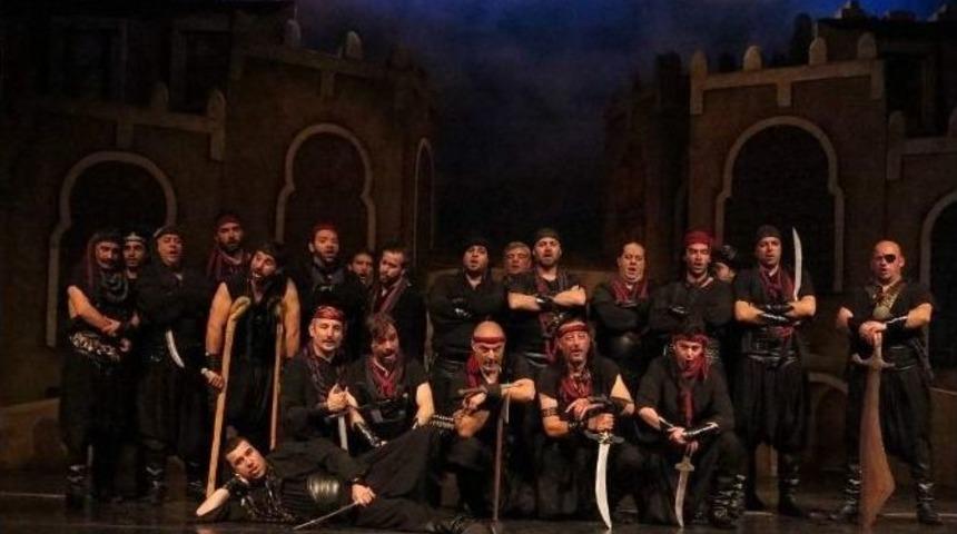 Nisan Ayındaki Son G&ouml;sterim