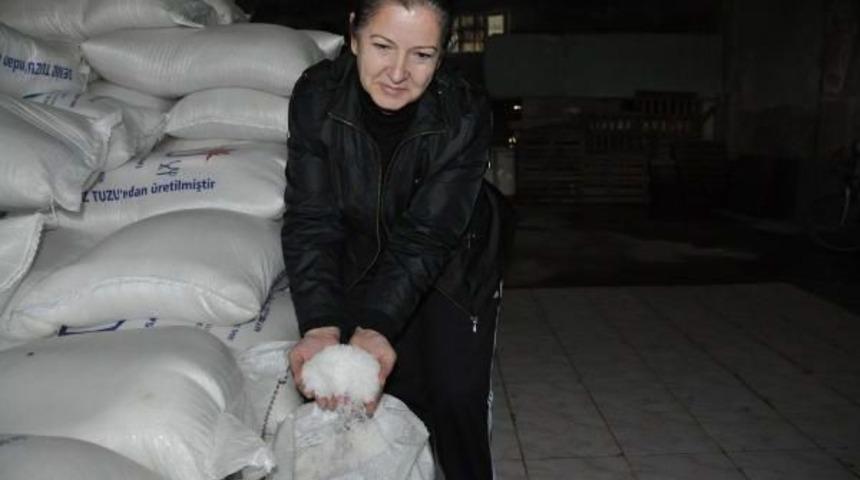 Babasının Kalan Tuz Tesisini Ayağa Kaldırdı