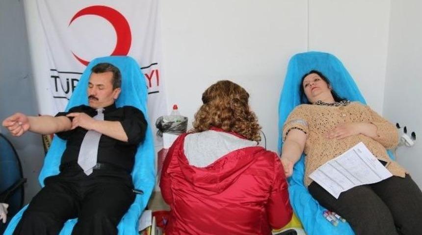 Saruhanlı Belediye Personeli Kan Bağışladı