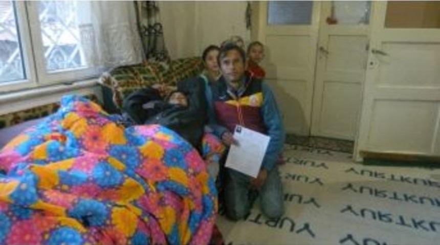 Bolu&rsquo;da &Ccedil;aresiz Ailenin İmdadına Vali Yetişti