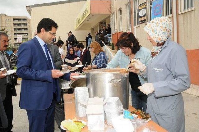 Muhtaç Öğrenciler Yararına Kermes