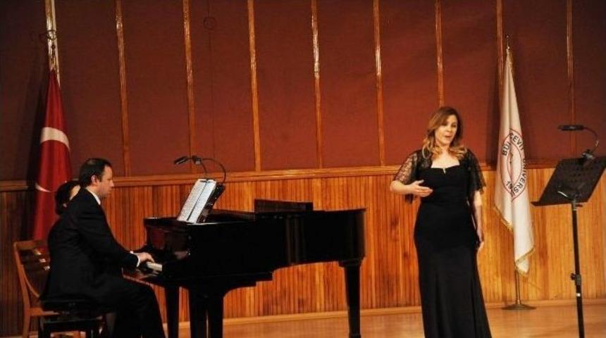 Be&uuml;&rsquo;de &Ccedil;ifte M&uuml;zik Ş&ouml;leni