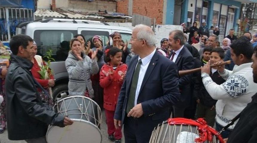 Torbalı&rsquo;da D&uuml;nya Romanlar G&uuml;n&uuml;&rsquo;ne Coşkulu Kutlama