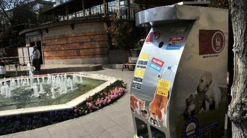 Ke&ccedil;i&ouml;ren Belediyesi Hem Doğayı Hem De Sokak Hayvanlarını Koruyor