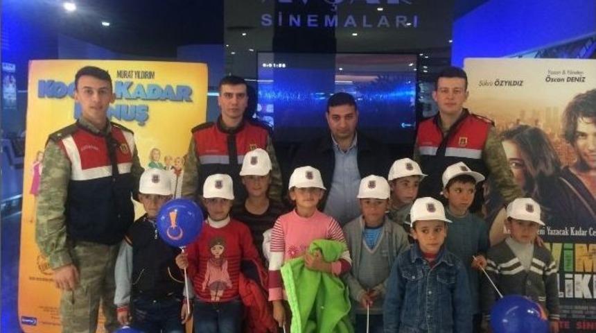K&ouml;y &Ccedil;ocukları İlk Kez Sinema İle Tanıştı