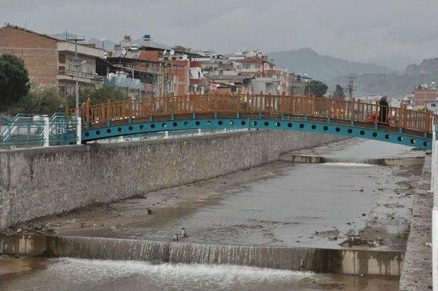 Nazilli’de İki Mahalle Asma Köprüyle Bağlandı