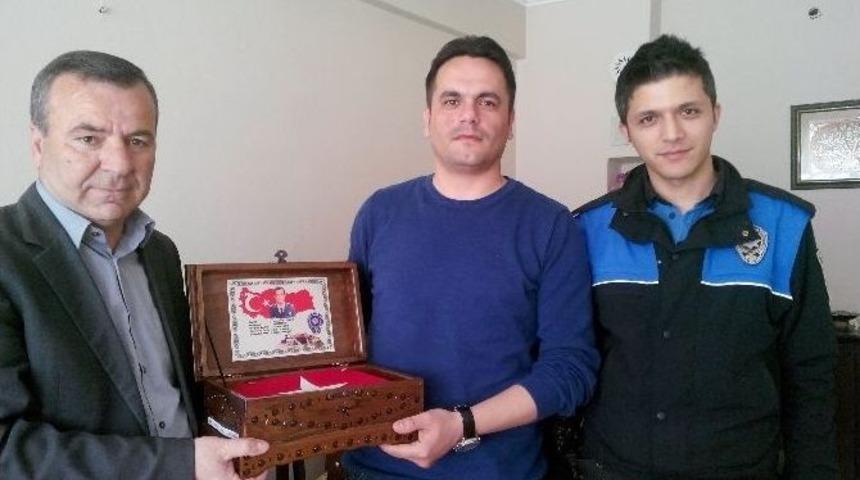 Niksar Emniyetinden Şehit Ailelerine Ziyaret