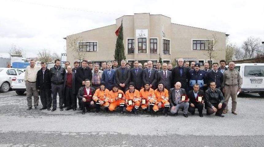 Ayın Temizlik Elemanları &Ouml;d&uuml;llendirildi