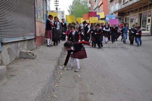 Nizip te &Ouml;ğrenciler Temiz &Ccedil;evre I&ccedil;in &Ccedil;&ouml;p Topladı 1