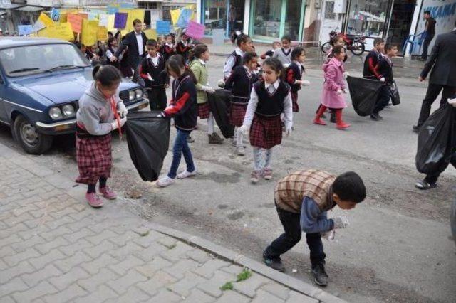 Nizip te &Ouml;ğrenciler Temiz &Ccedil;evre I&ccedil;in &Ccedil;&ouml;p Topladı 3