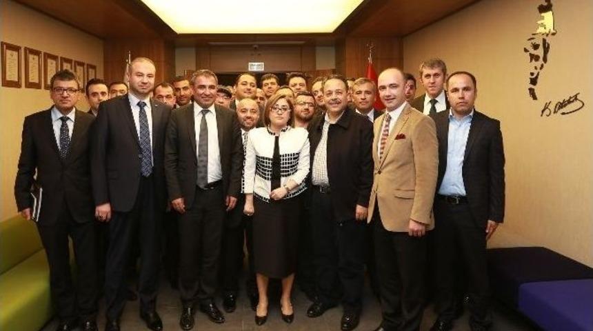 Şahin, İnşaat Sekt&ouml;r&uuml;n&uuml;n Temsilcileriyle Toplandı