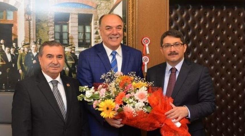 Başkan &Ccedil;elik&rsquo;ten Dernekbaş&rsquo;a Ziyaret