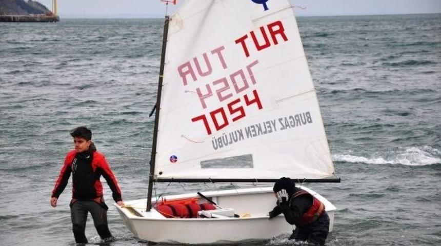 Minik Yelkenciler Marmara Denizi&rsquo;nde Yelken A&ccedil;tı