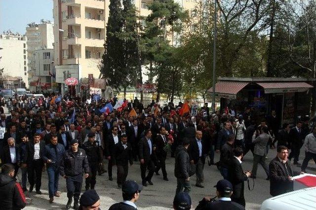 Ak Partililer, Teşekkür Yürüyüşü Yaptı