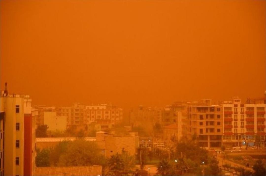 Viranşehir&rsquo;de Kırmızı Toz Bulutu