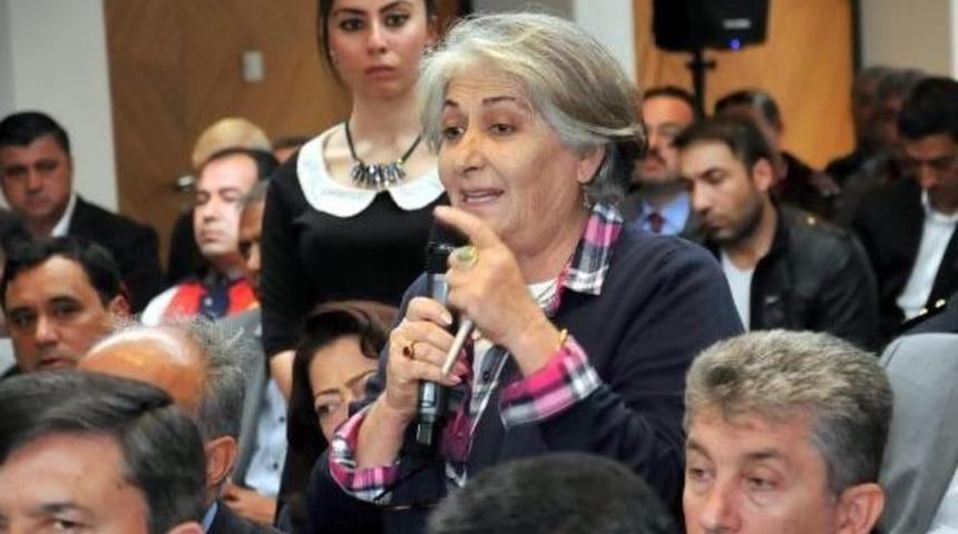 Vali &Ccedil;i&ccedil;ek; 'g&ouml;&ccedil;men Ka&ccedil;ak&ccedil;ılığı Organizat&ouml;rlerinin K&ouml;k&uuml;n&uuml; Kazıyacağız'