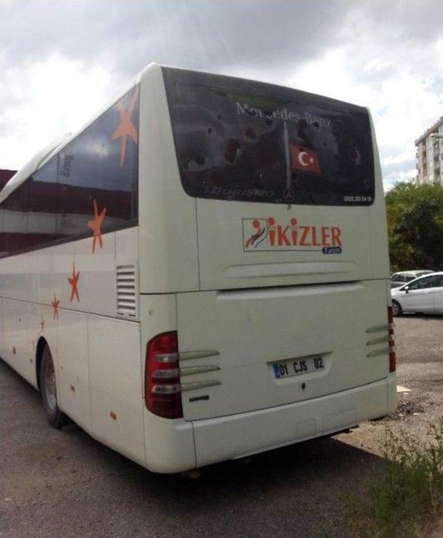 Beşiktaş Hentbol Takım Otobüsüne Taşlı Saldırı