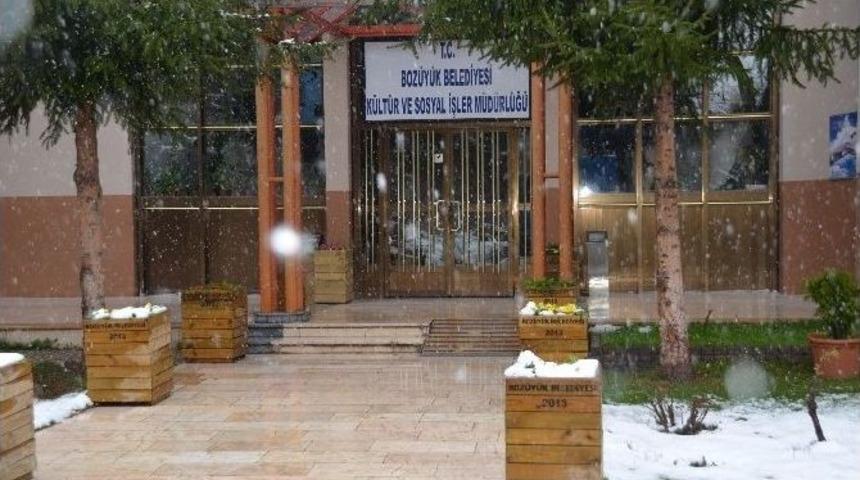 Boz&uuml;y&uuml;k&rsquo;te Halk Oyunları Ve Enstr&uuml;man Kursları Başlıyor