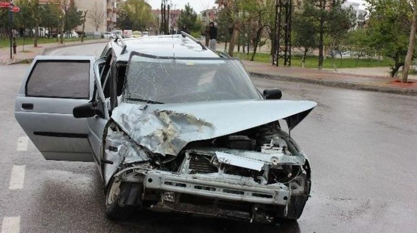 Edirne&rsquo;de Yağmur Beraberinde Trafik Kazalarını Getirdi