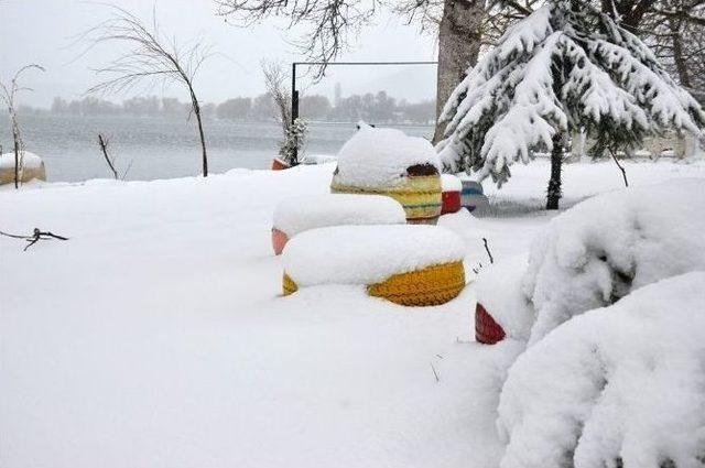 Nisan Ayında İzmir&rsquo;e Yağan Kar Şaşırttı 2
