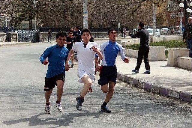 Polis Abileri İçin Koştular 2