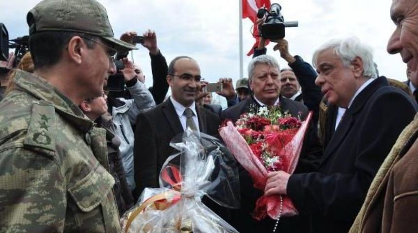 Cumlurbaşkanı Erdoğan, Yunanistan Cumhurbaşkanı Pavlopulos Ile Telefonda G&ouml;r&uuml;şt&uuml;  (2)