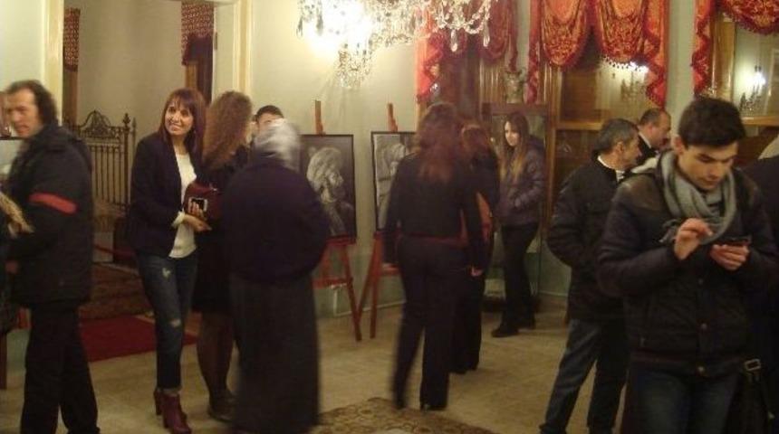 &lsquo;osmanlı Padişahları&rsquo; H&uuml;nk&acirc;r K&ouml;şk&uuml;&rsquo;nde