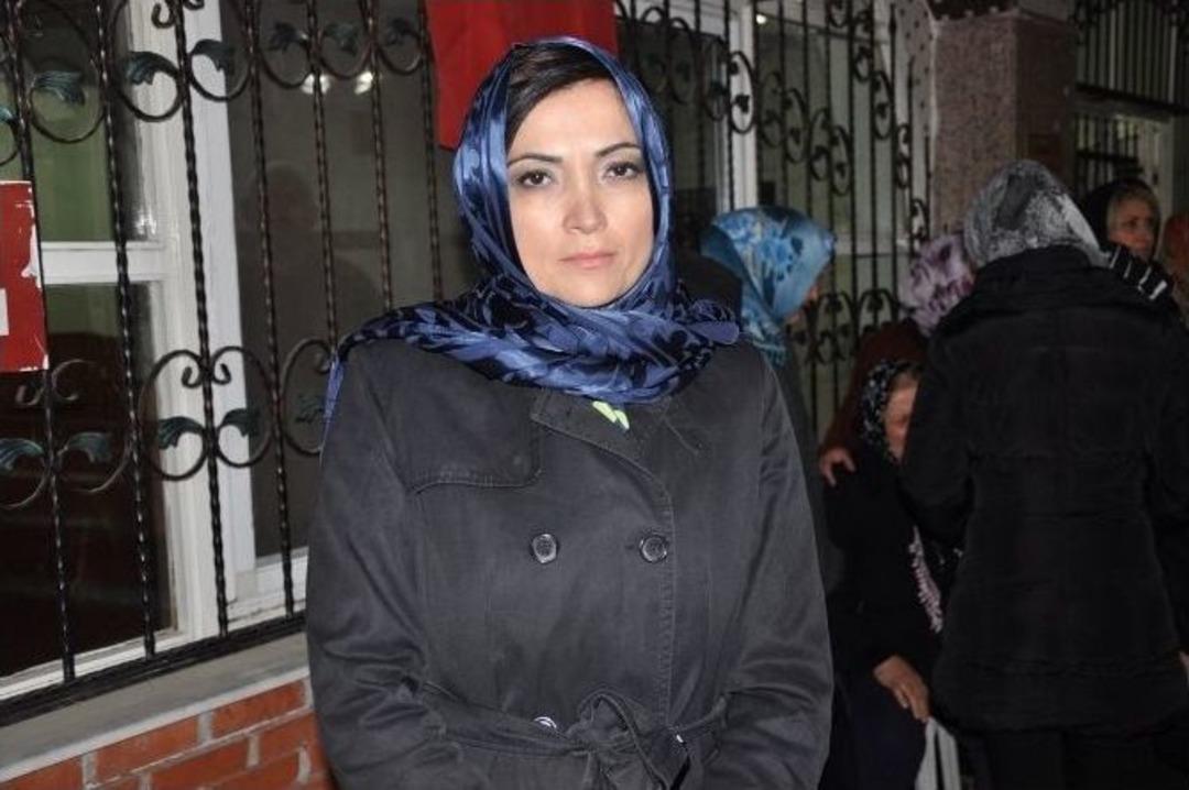 İzmir&rsquo;de Sokak Ortasındaki Cinayet