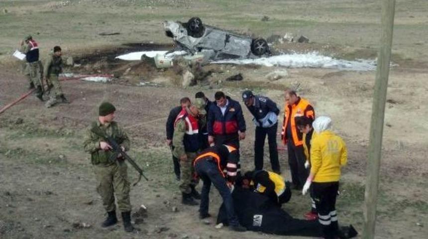Yanan Otomobilinden Atladı, Hayatını Kaybetti