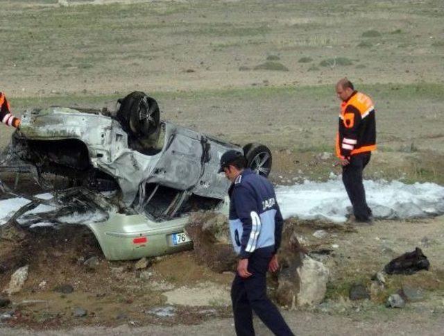 Yanan Otomobilinden Atladı, Hayatını Kaybetti