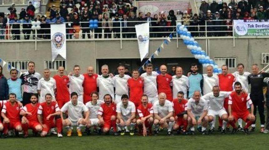 Bursaspor Başkanı B&ouml;l&uuml;kbaşı Emniyet I&ccedil;sahaya &Ccedil;ıktı