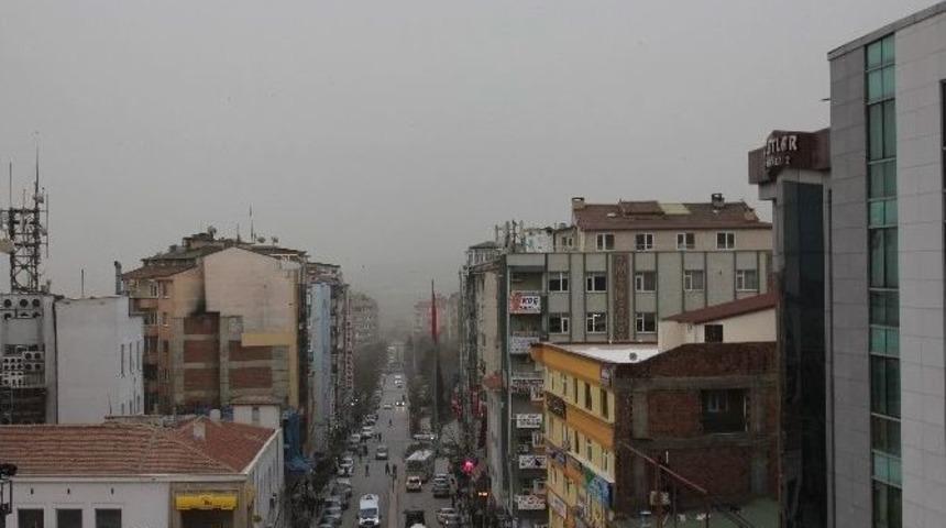 Elazığ&rsquo;da Toz Bulutu Etkili Oldu