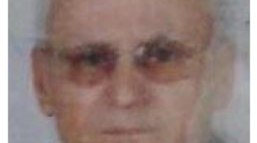 Oğluna Intihar Edeceğini S&ouml;yledi, Kendini Astı