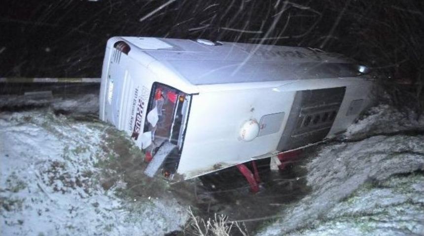 Eskişehir&rsquo;de Otob&uuml;s Kazası: 13 Yaralı